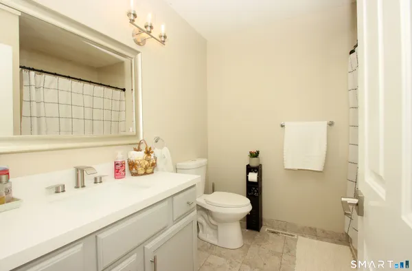 $539,000 | 130 Bear Swamp Road, East Hampton, CT 06424