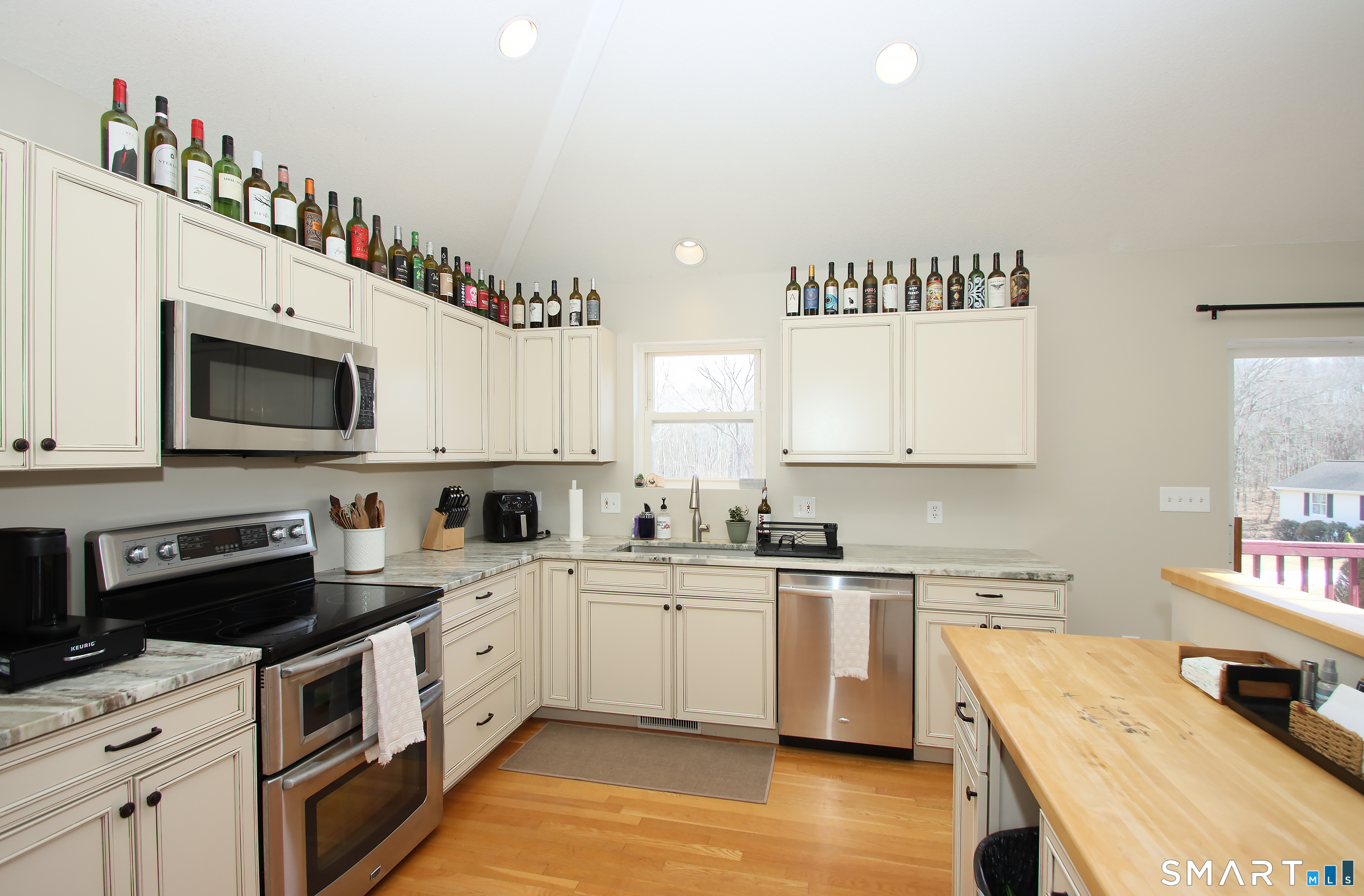 130 Bear Swamp Road East Hampton, CT 06424 - Photo 8 of 38