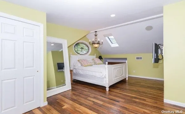 a view of utility room