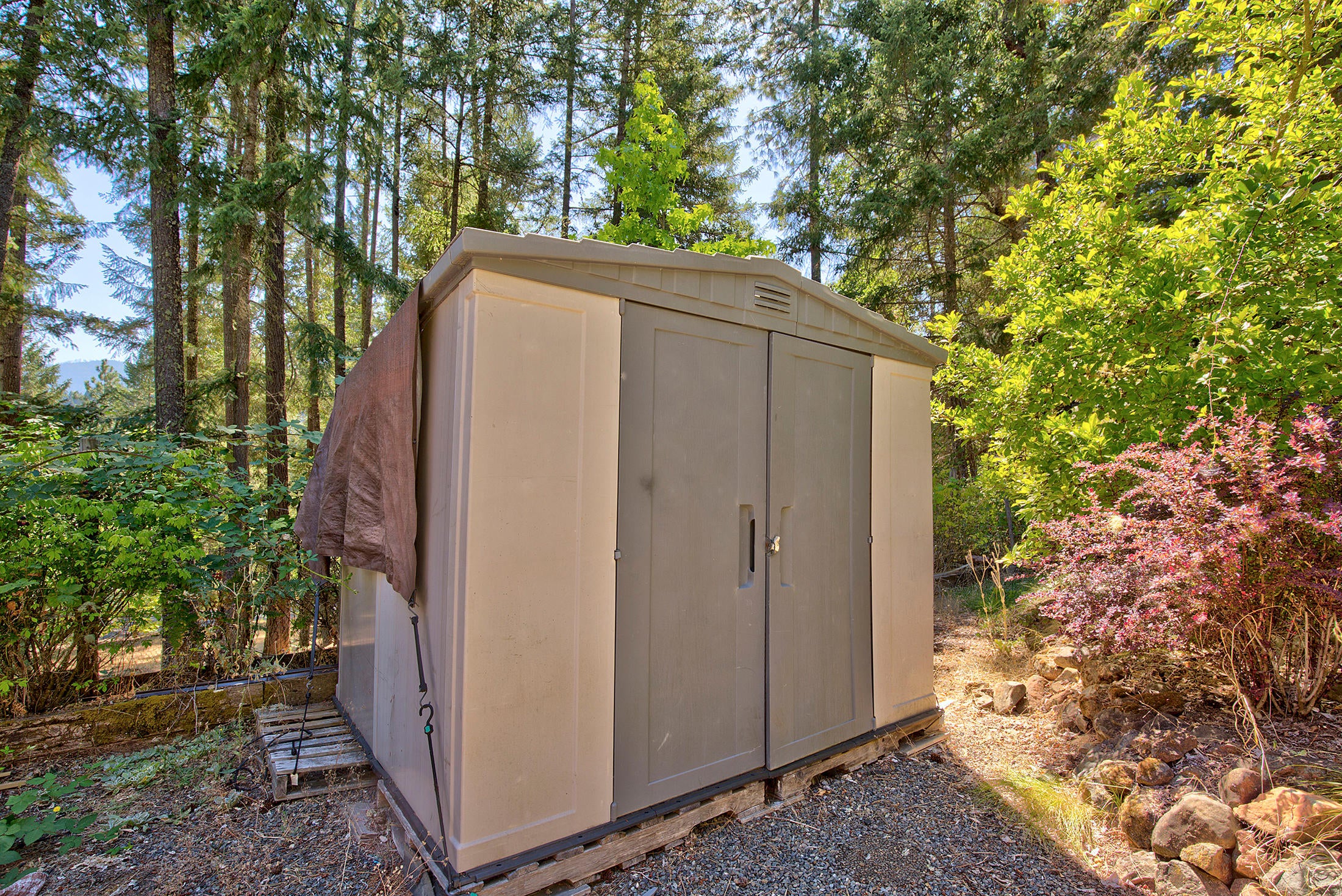 8744 North Applegate Road Grants Pass, OR 97527 - Photo 56 of 61 NApplegaterd048