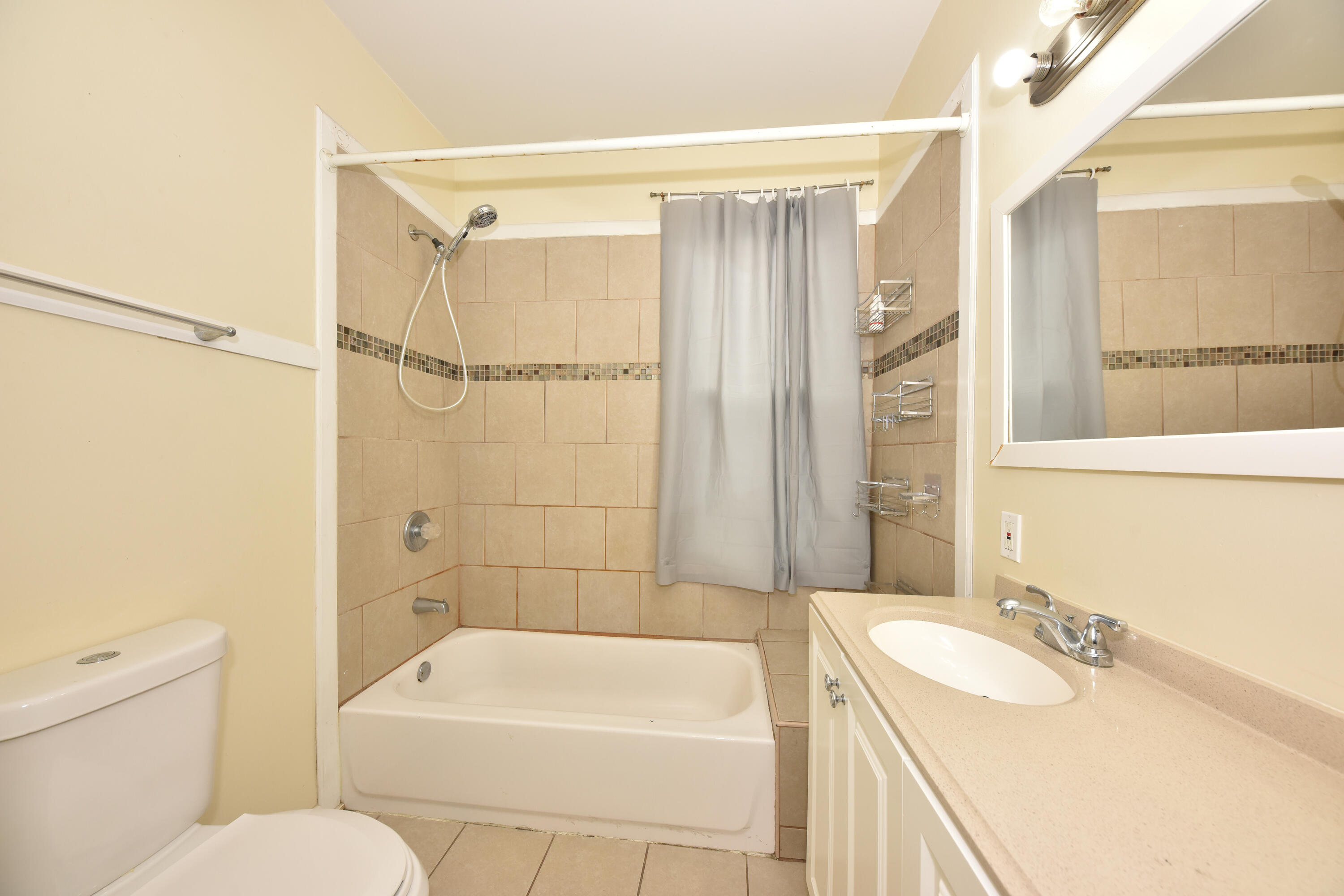 1856 North 24th Place Milwaukee, WI 53205 - Photo 18 of 29 Full Bathroom