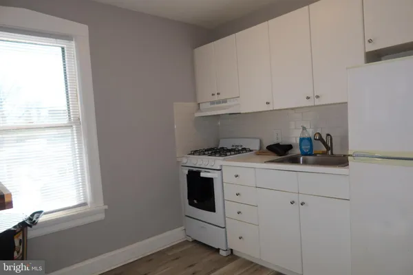 $2,100 | 37 West Clinton Avenue, Oaklyn, NJ 08107