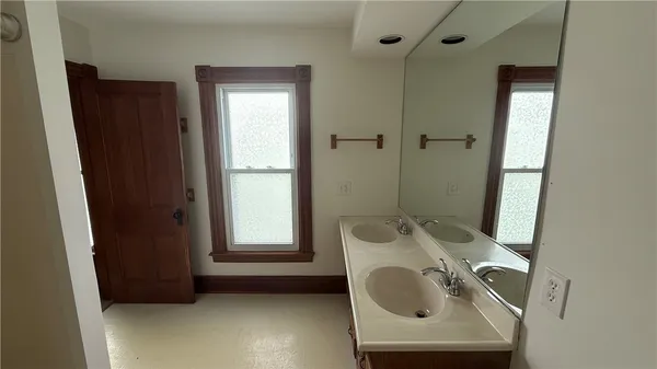 $185,000 | 37 Vine Street, Batavia City, NY 14020