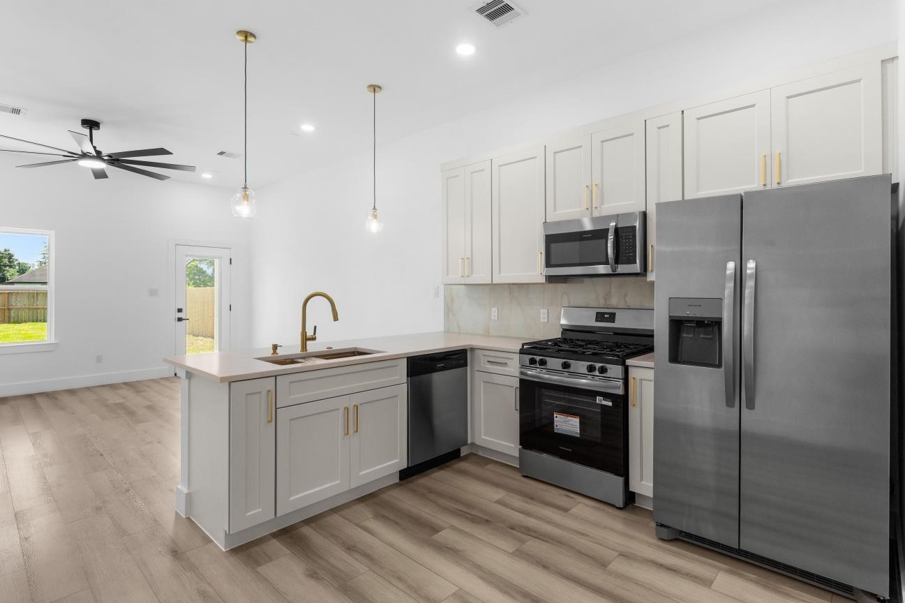 4412 Alvin Street, Unit A Houston, TX 77051 - Photo 5 of 24