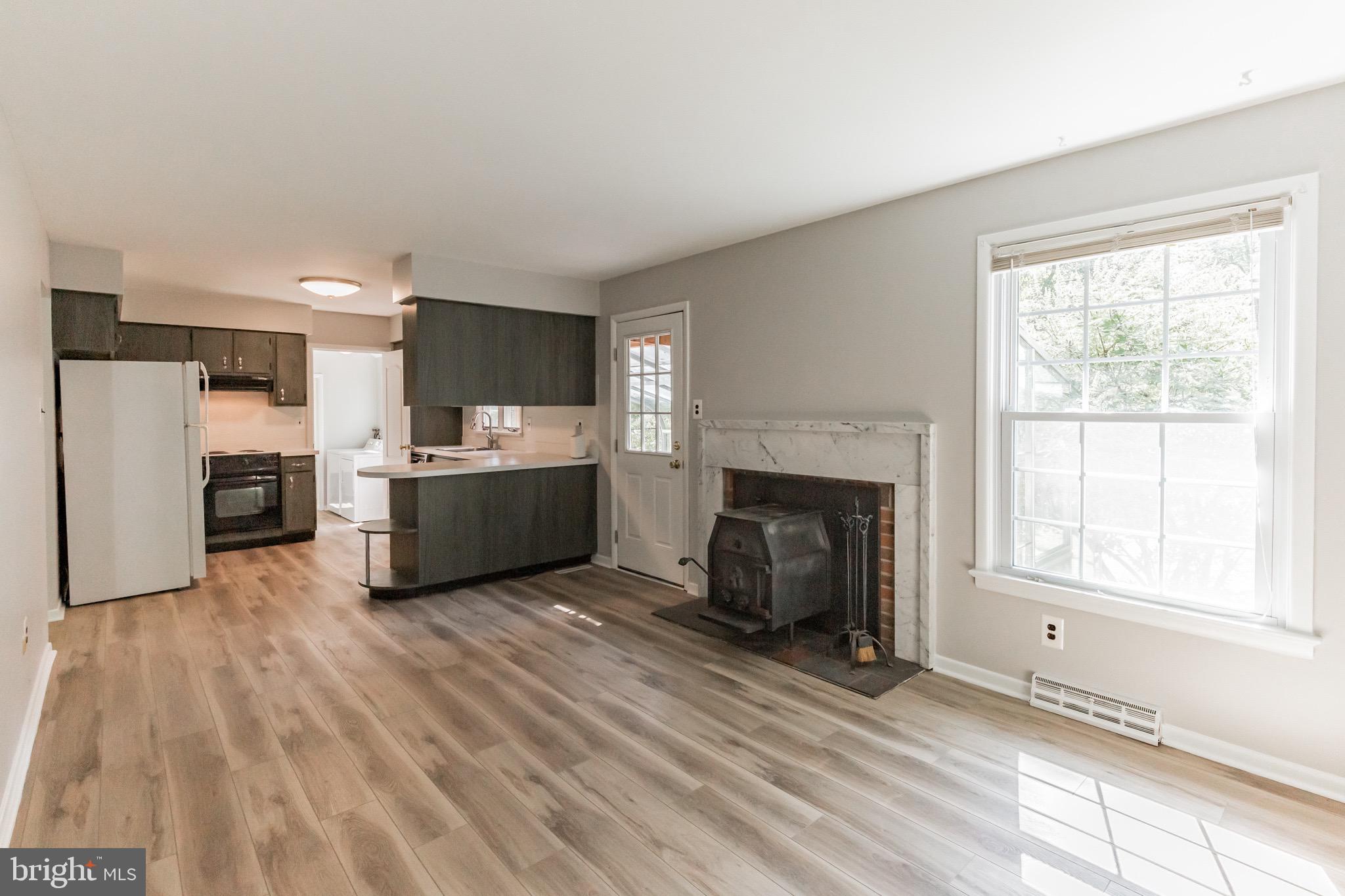 218 Ridge Road Southampton, NJ 08088 - Photo 8 of 28 Family Room (Wood Stove)