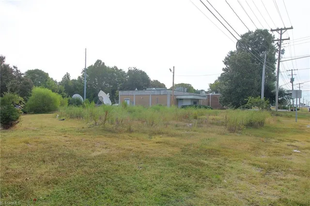 $450,000 | 3300 North Main Street, High Point, NC 27265