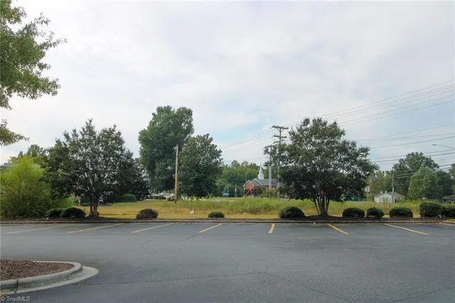 $450,000 | 3300 North Main Street, High Point, NC 27265