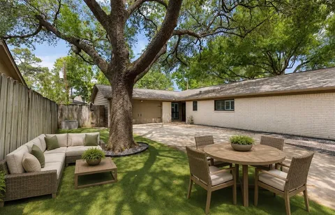 $625,000 | 10618 Cranbrook Road, Houston, TX 77042