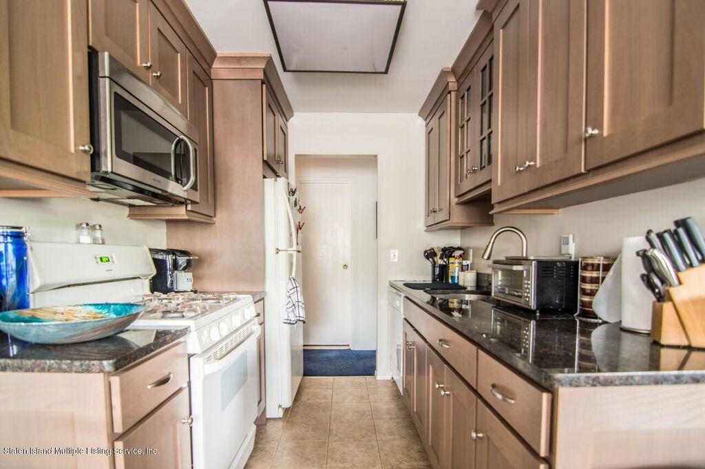 160 Devon Loop, Unit 5 Staten Island, NY 10314 - Photo 5 of 11 160 Devon Loop #5-5