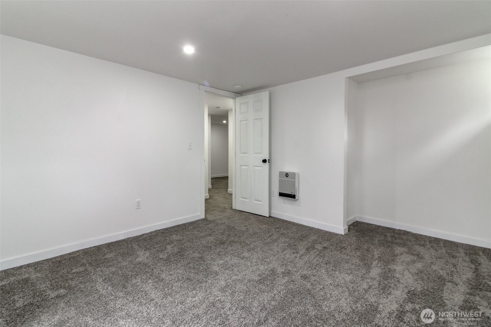 9613 South 240th Street Kent, WA 98031 - Photo 15 of 24