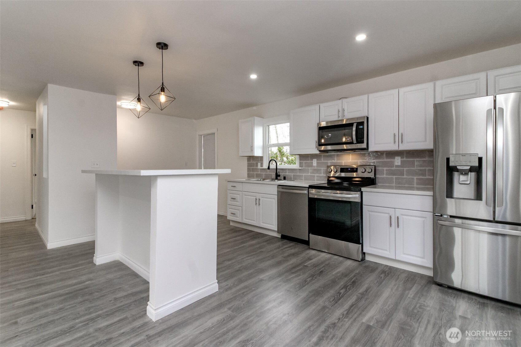 9613 South 240th Street Kent, WA 98031 - Photo 6 of 24