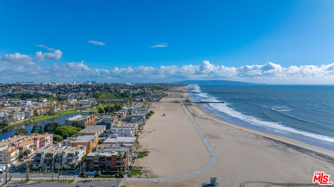 6209 Ocean Front Walk Playa del Rey, CA 90293 - Photo 2 of 57