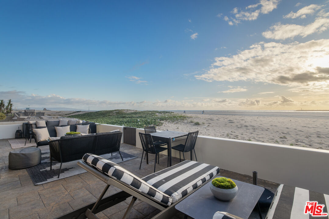 6209 Ocean Front Walk Playa del Rey, CA 90293 - Photo 40 of 57 a view of roof deck with seating space