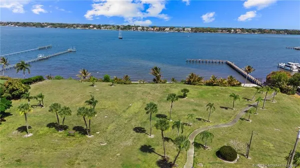 $699,000 | 3160 Southeast Gran Via Way, Stuart, FL 34996