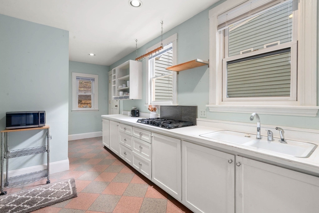 26 Tower Street Boston, MA 02130 - Photo 8 of 38