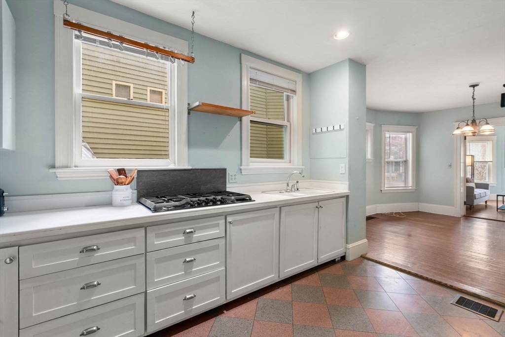 26 Tower Street Boston, MA 02130 - Photo 9 of 38