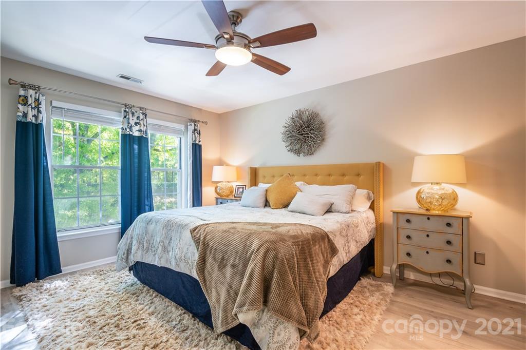 20109 Henderson Road, Unit L Cornelius, NC 28031 - Photo 6 of 17 Gallery Image 6