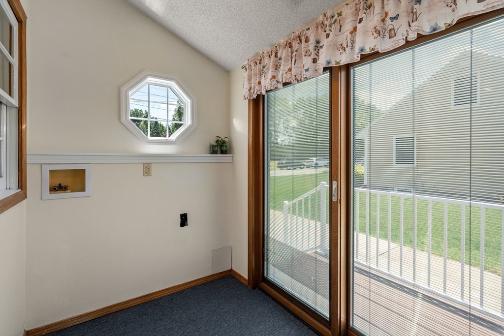 1534 Donohue Road Chicopee, MA 01020 - Photo 21 of 33