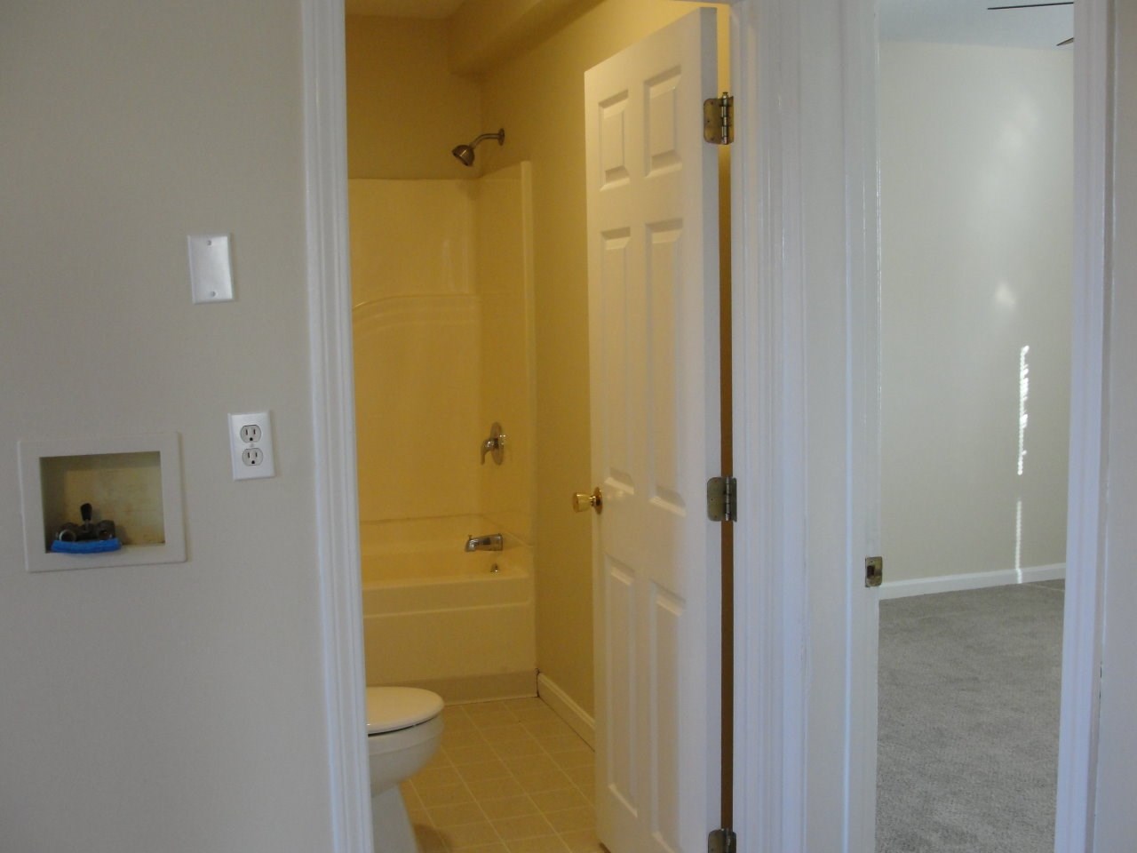 311 Calef Road Manchester, NH 03103 - Photo 14 of 40