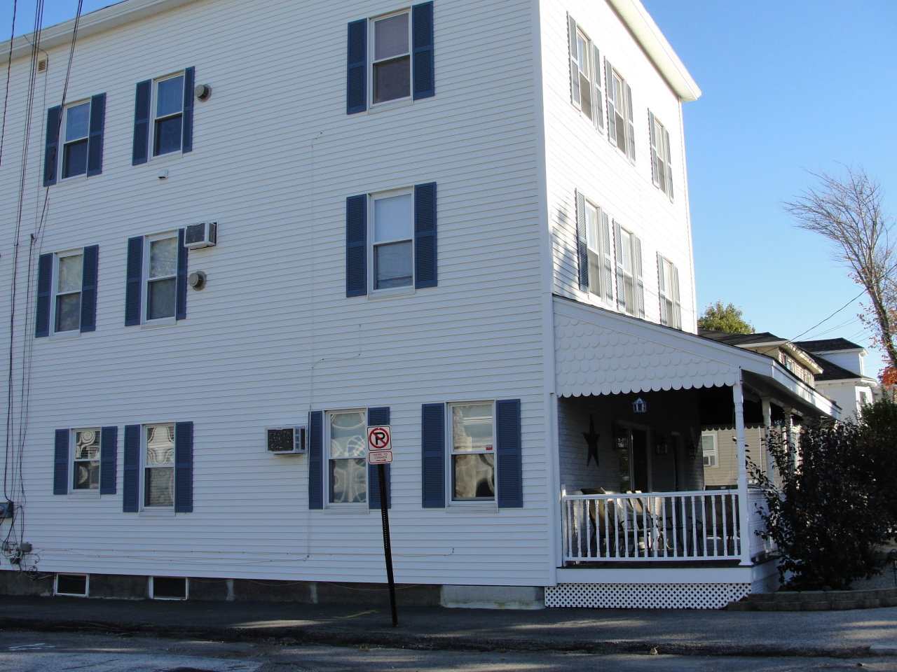 311 Calef Road Manchester, NH 03103 - Photo 4 of 40