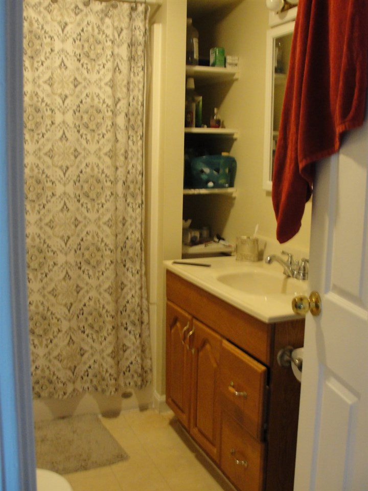 311 Calef Road Manchester, NH 03103 - Photo 34 of 40