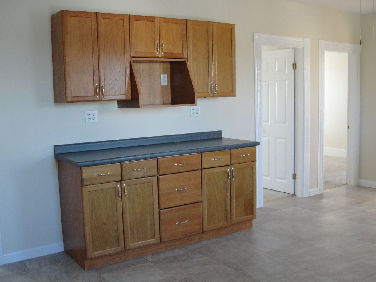 311 Calef Road Manchester, NH 03103 - Photo 6 of 40