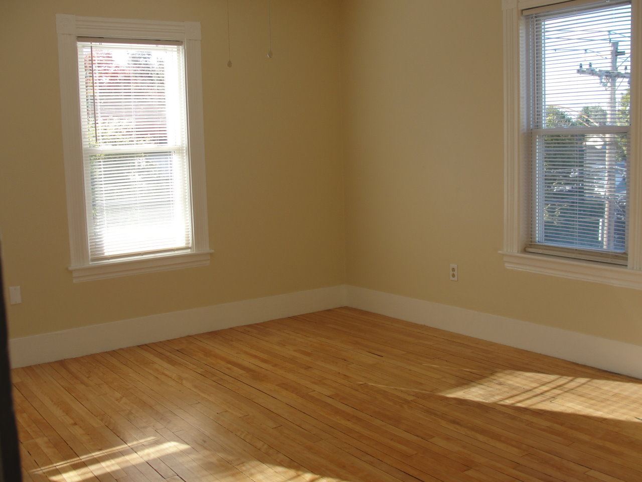 311 Calef Road Manchester, NH 03103 - Photo 7 of 40