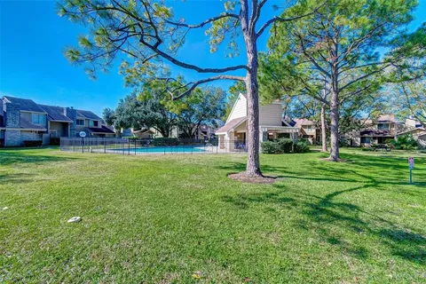 $160,000 | 11691 Village Pl Drive, Unit 263, Houston, TX 77077