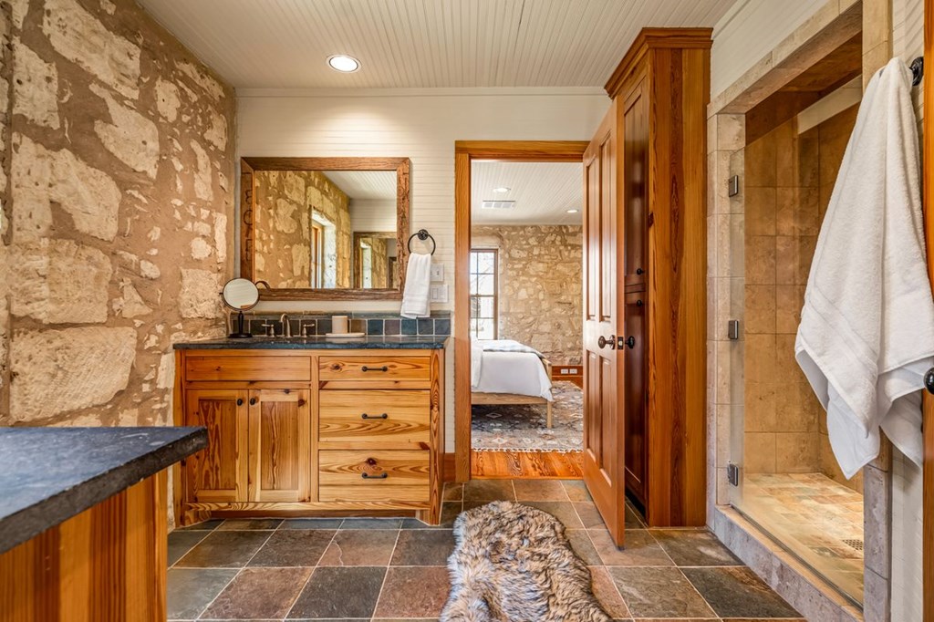 9402 Doss-Spring Creek Road Doss, TX 78618 - Photo 25 of 78