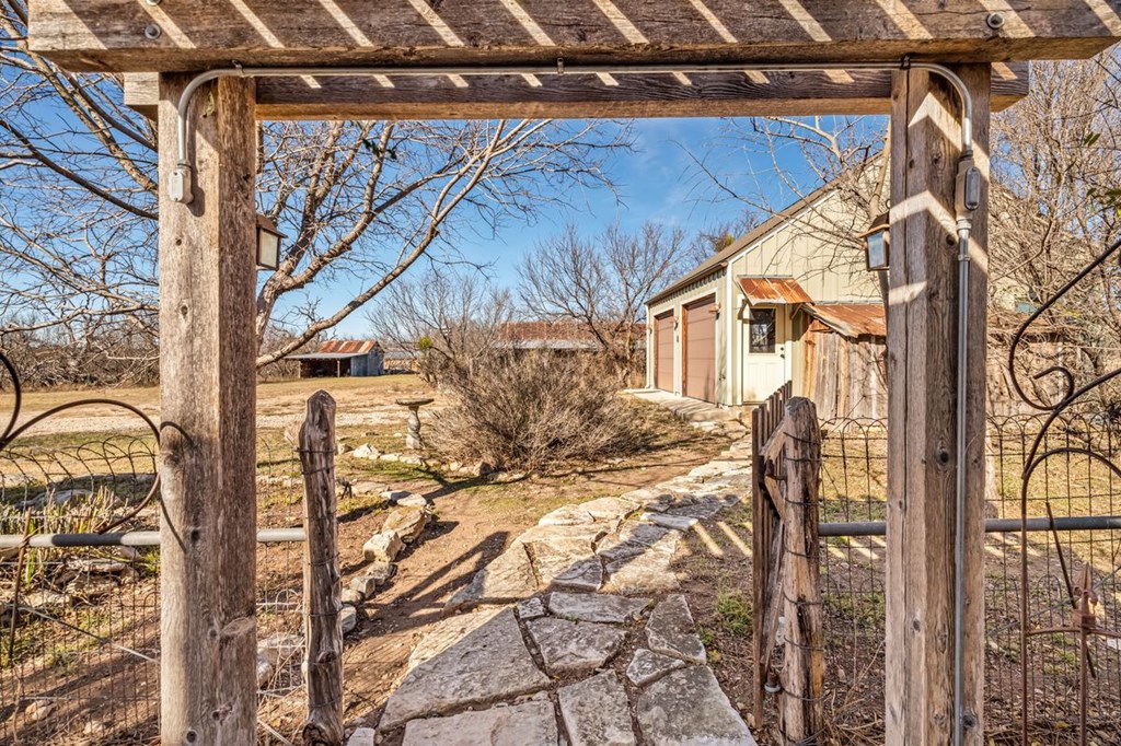 9402 Doss-Spring Creek Road Doss, TX 78618 - Photo 58 of 78