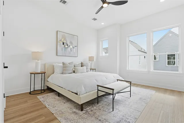 $2,400 | 8919 Sunshine Laverne Lane, Houston, TX 77080