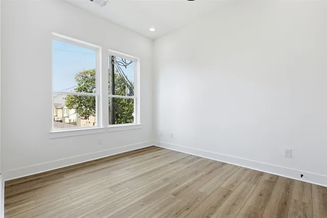 $2,400 | 8919 Sunshine Laverne Lane, Houston, TX 77080