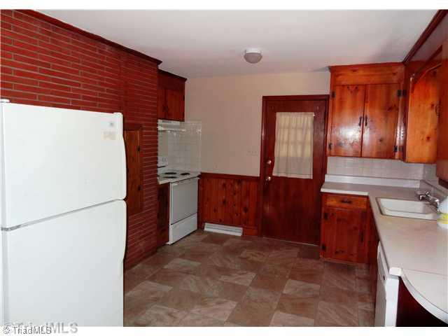 1206 Pinebluff Road Winston-Salem, NC 27103 - Photo 7 of 13 Kitchen.