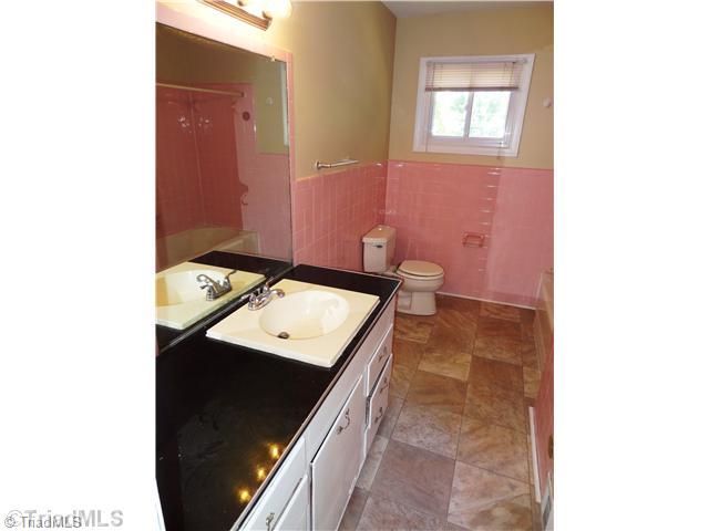 1206 Pinebluff Road Winston-Salem, NC 27103 - Photo 10 of 13 Master Bath/Spa.