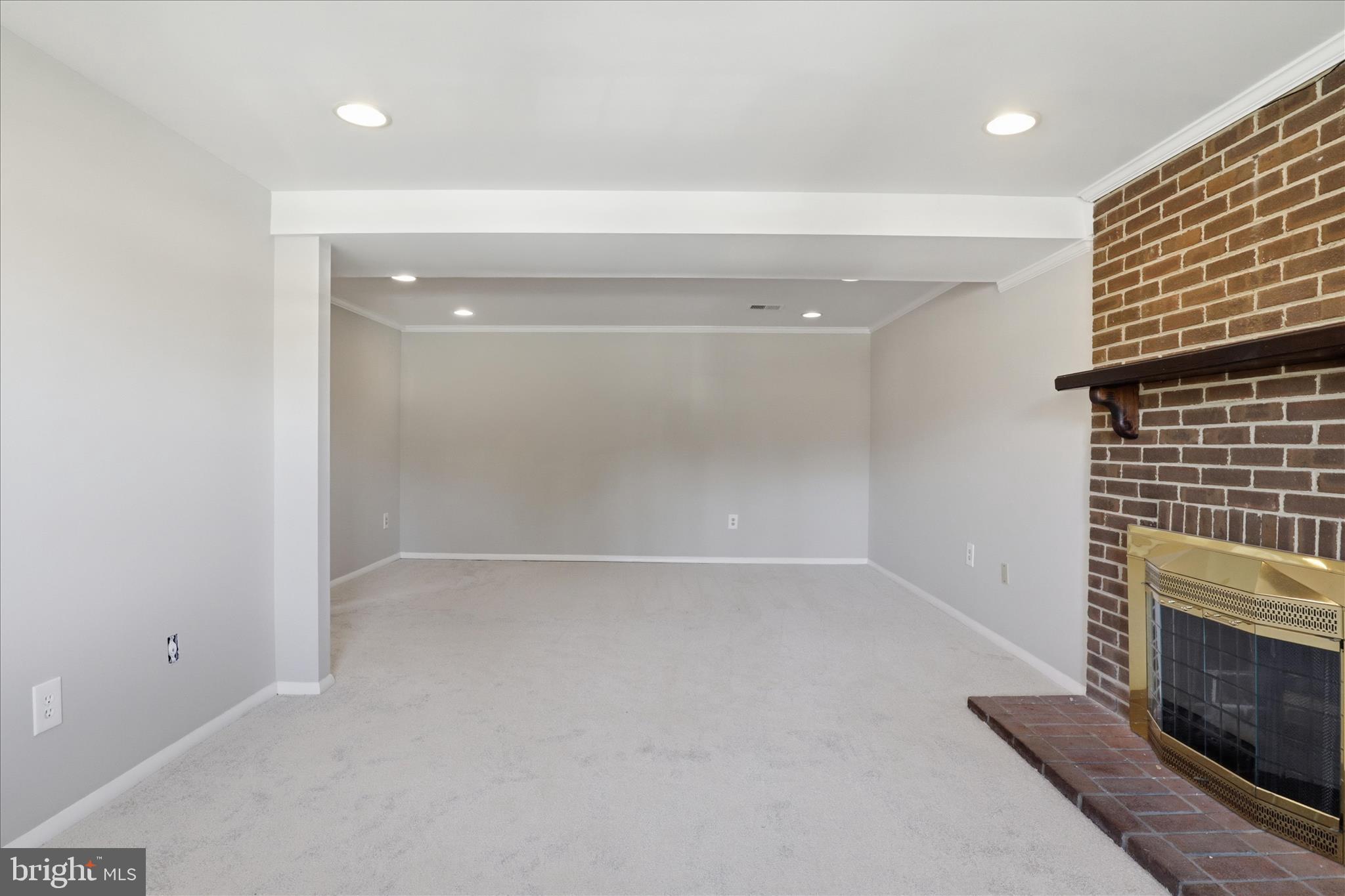 14013 Lindendale Road Woodbridge, VA 22193 - Photo 5 of 42 Entry Level Rec Room