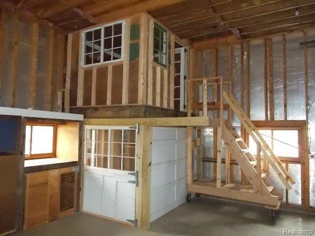 173 Croswell Street Romeo, MI 48065 - Photo 9 of 12 264-004353 Garage.JPG