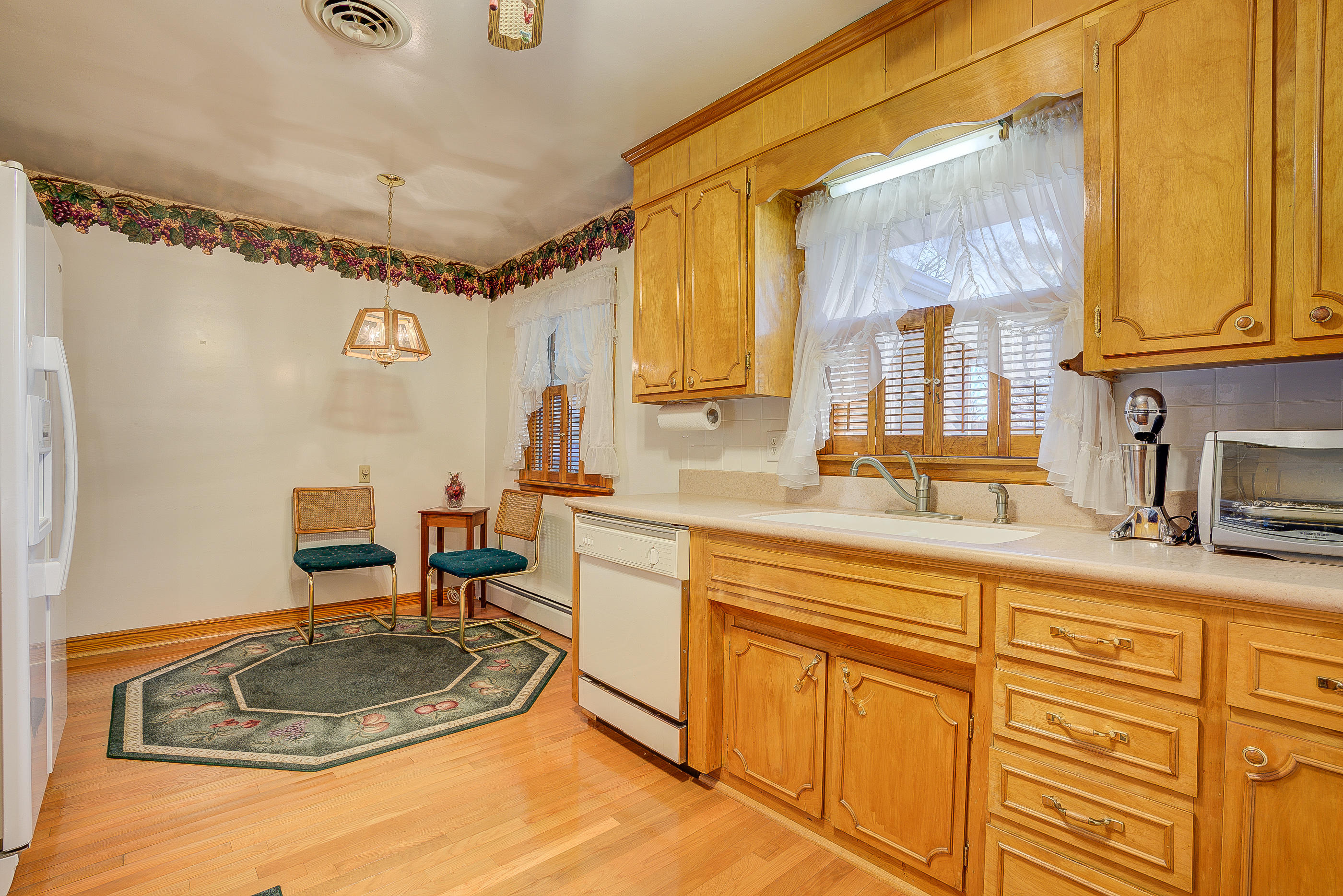 2422 Laura Road Northwest Roanoke, VA 24017 - Photo 11 of 30 130