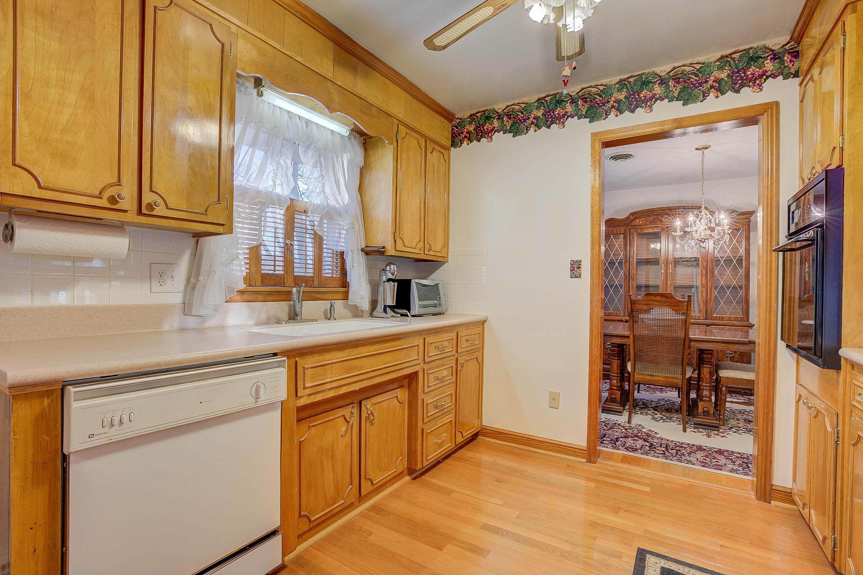 2422 Laura Road Northwest Roanoke, VA 24017 - Photo 13 of 30 133