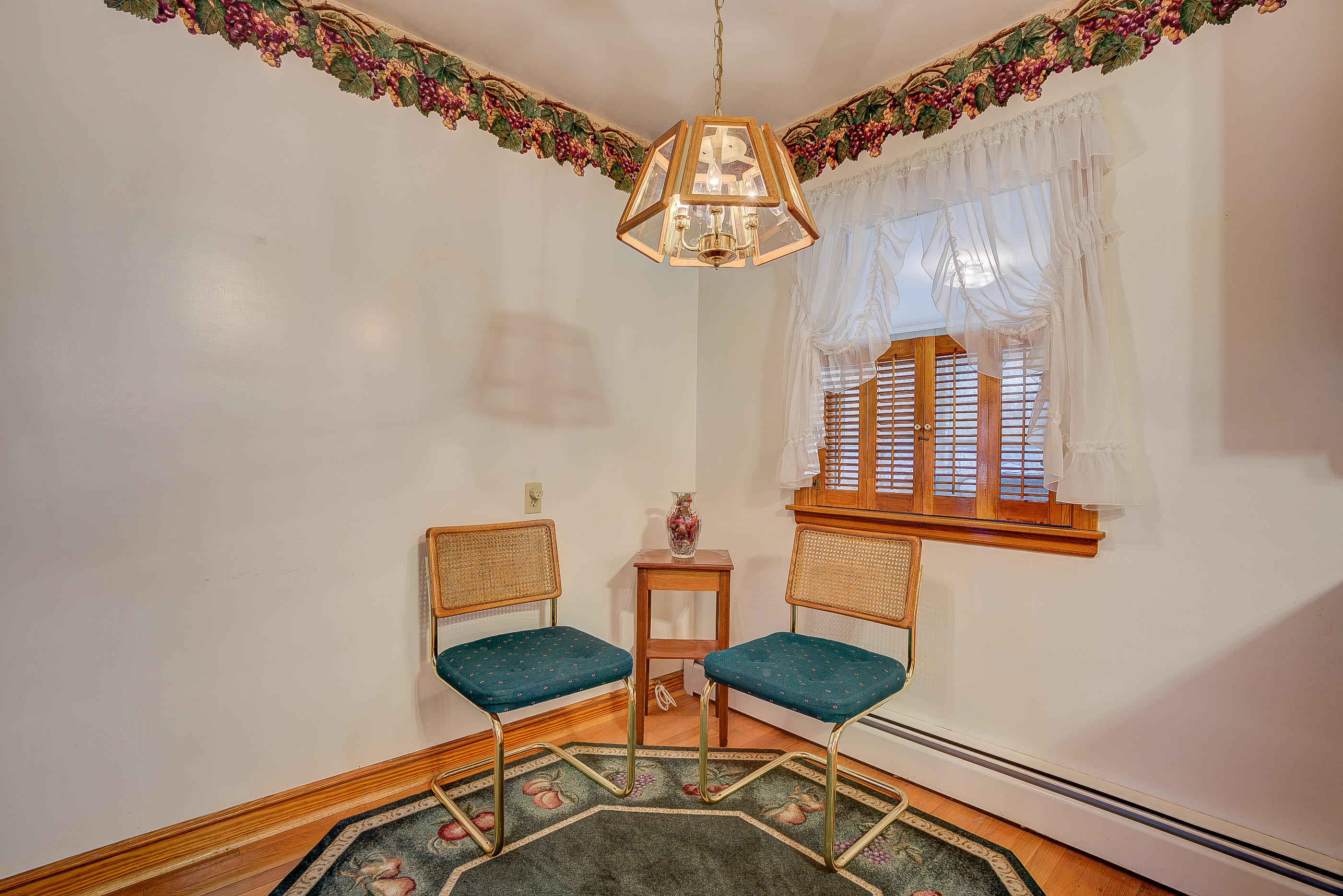 2422 Laura Road Northwest Roanoke, VA 24017 - Photo 14 of 30 135