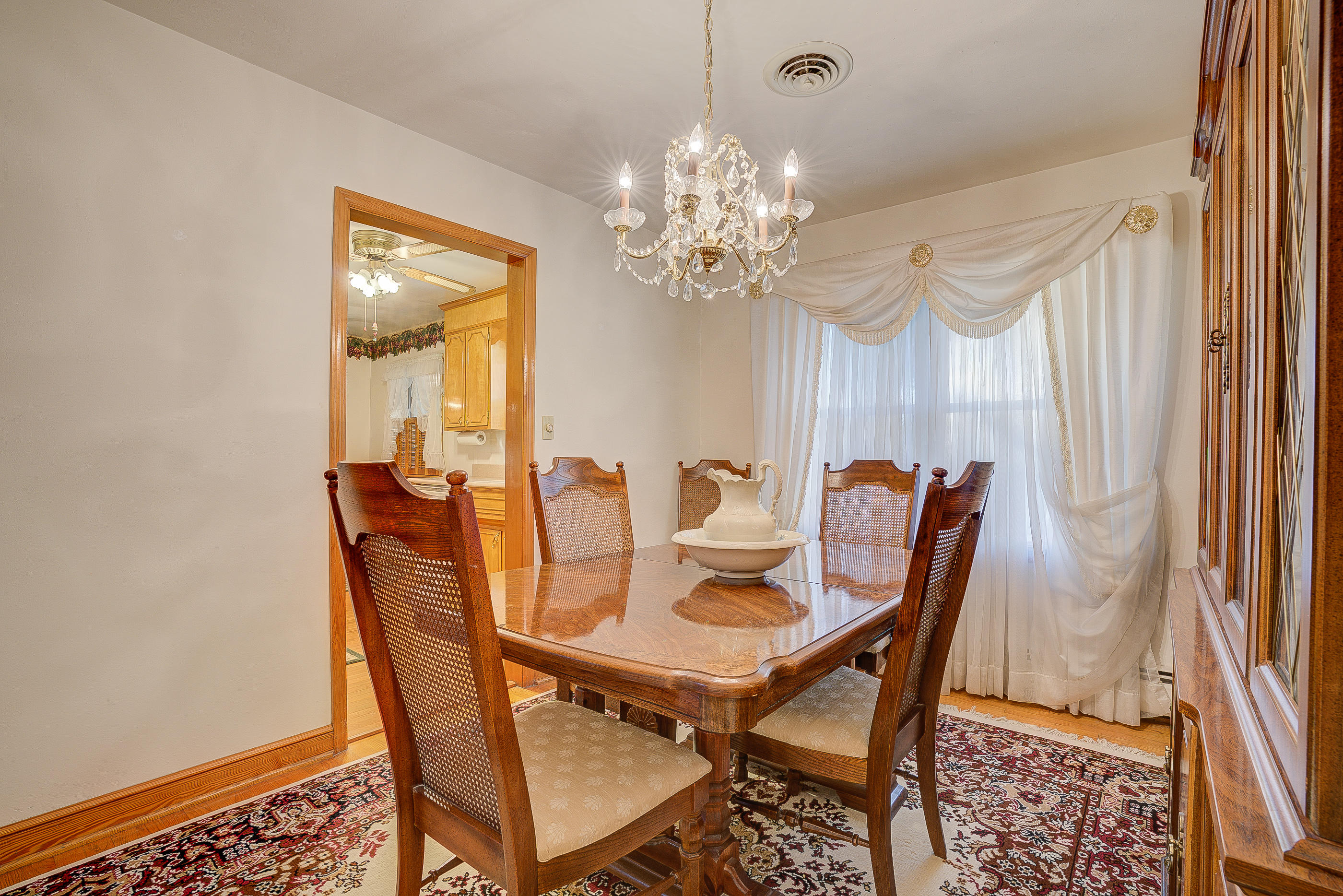 2422 Laura Road Northwest Roanoke, VA 24017 - Photo 20 of 30 143