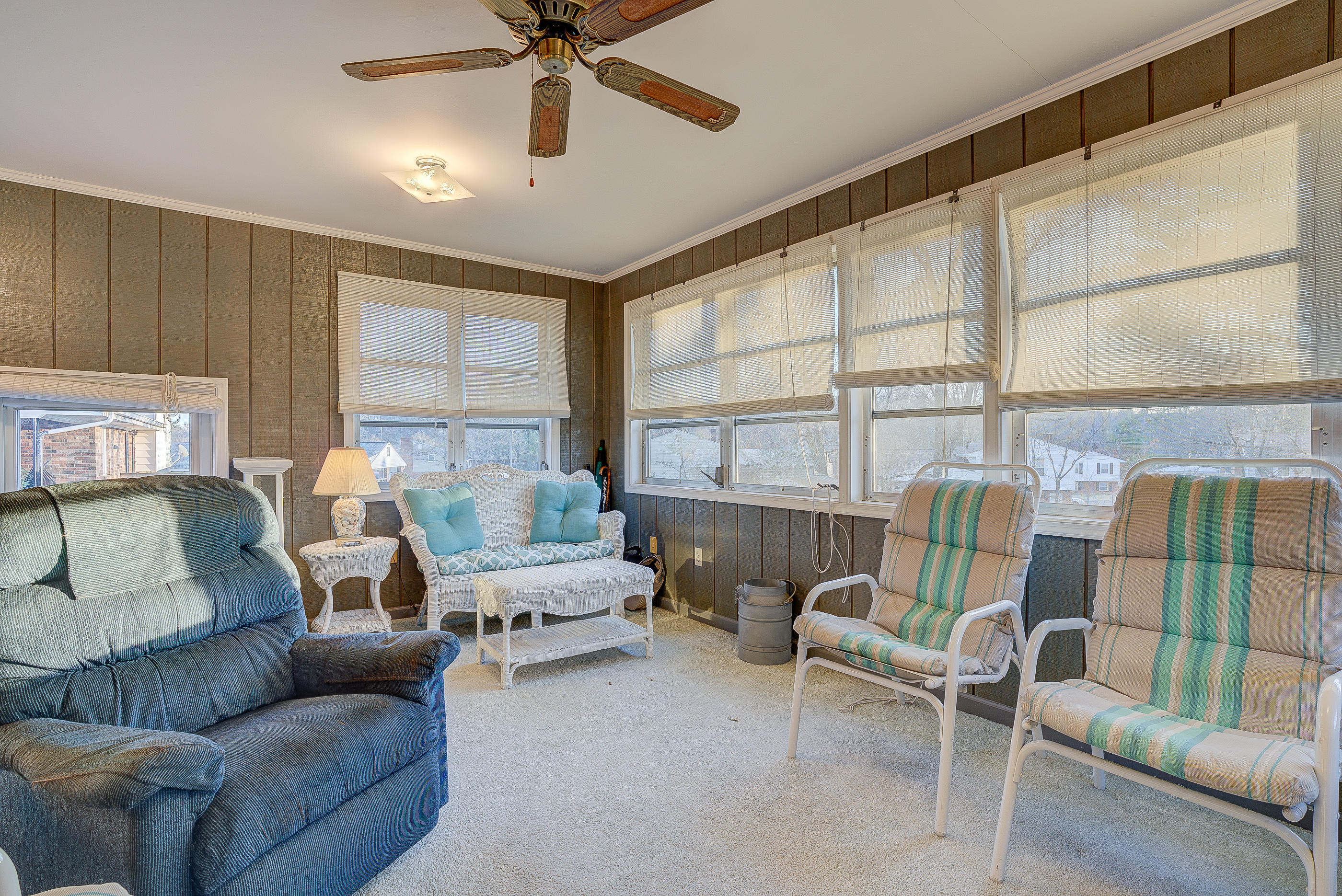 2422 Laura Road Northwest Roanoke, VA 24017 - Photo 22 of 30 147