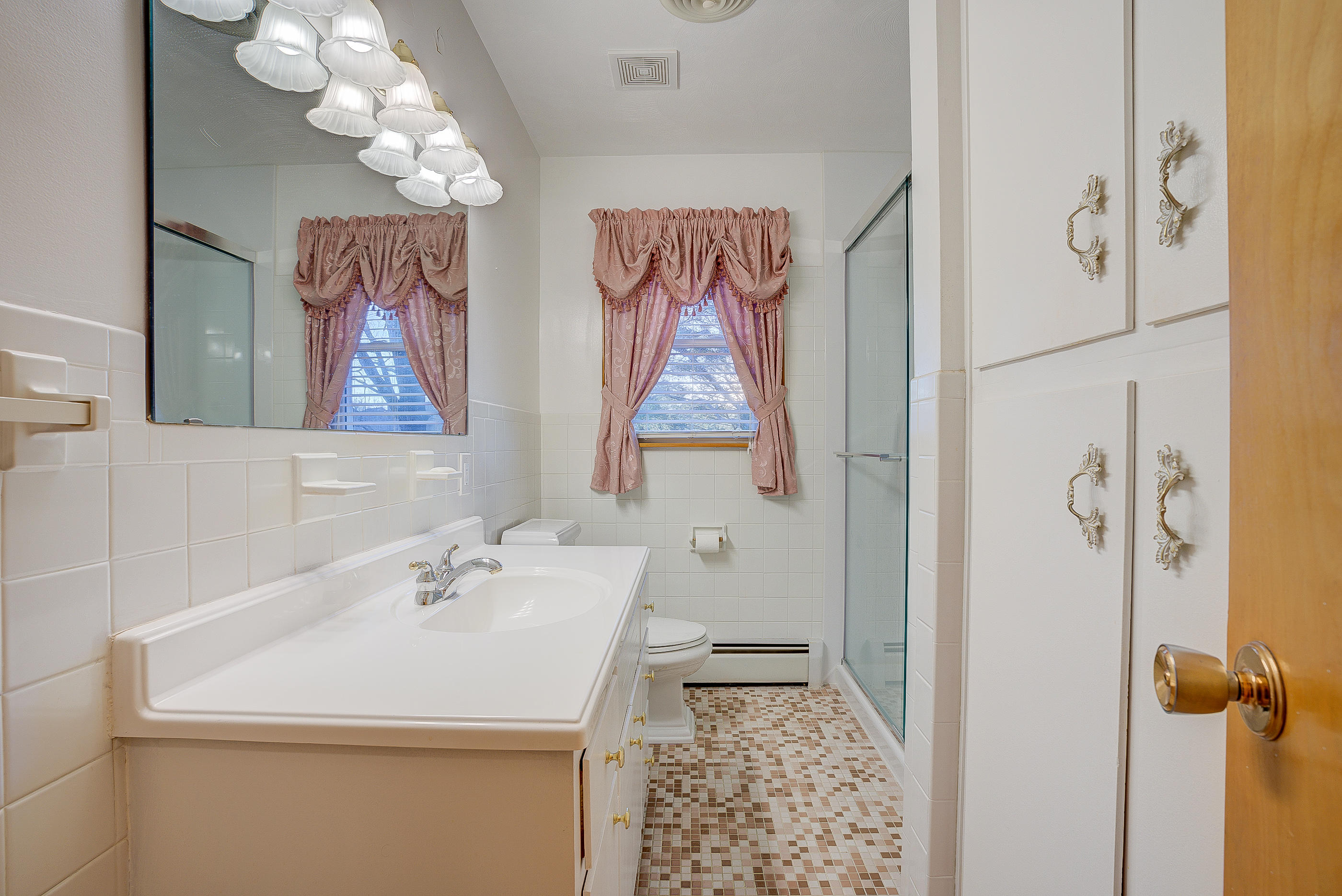 2422 Laura Road Northwest Roanoke, VA 24017 - Photo 23 of 30 145