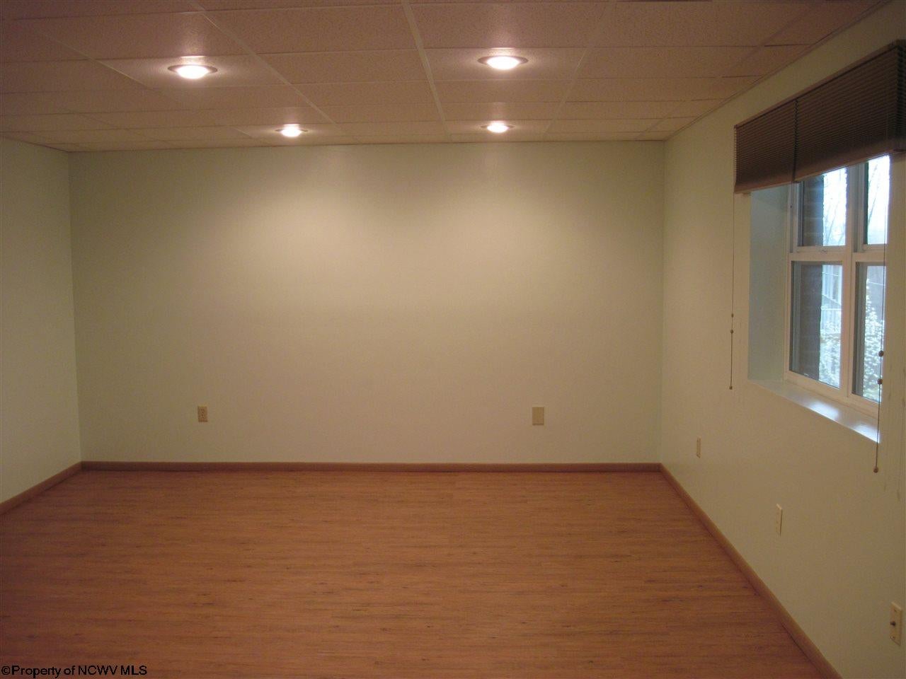 211 Ridgeway Drive Bridgeport, WV 26330 - Photo 13 of 16 Gallery Image 13