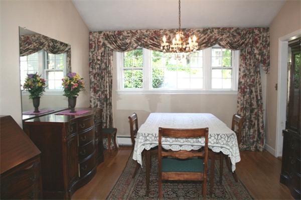 12 Doncaster Road Lynnfield, MA 01940 - Photo 4 of 12 Gallery Image 4