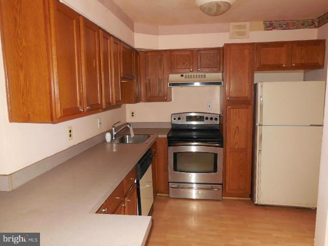 3224 Spartan Road, Unit 1H7 Olney, MD 20832 - Photo 5 of 12 Kitchen