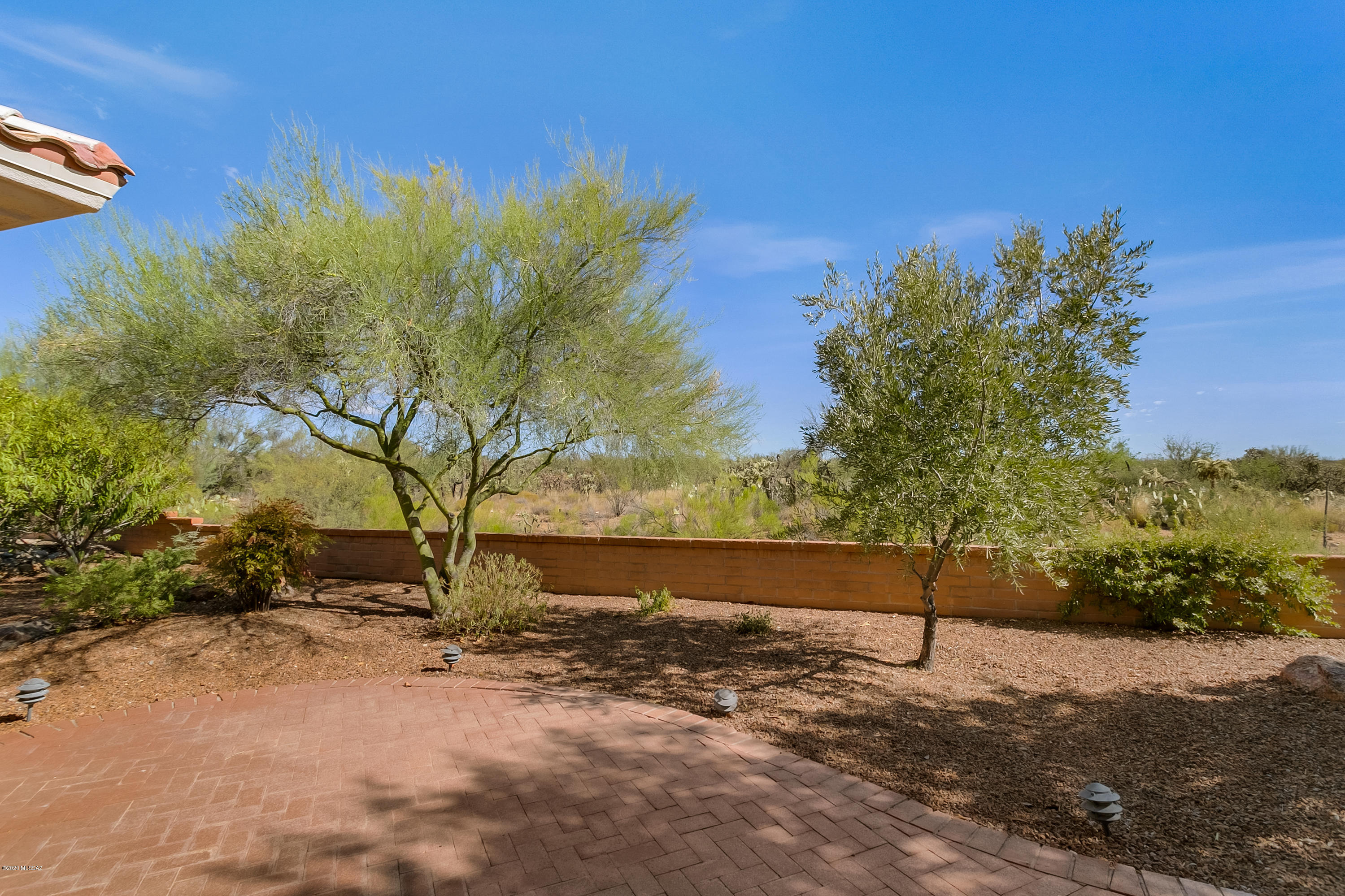 1621 East Crown Ridge Way Oro Valley, AZ 85755 - Photo 12 of 37
