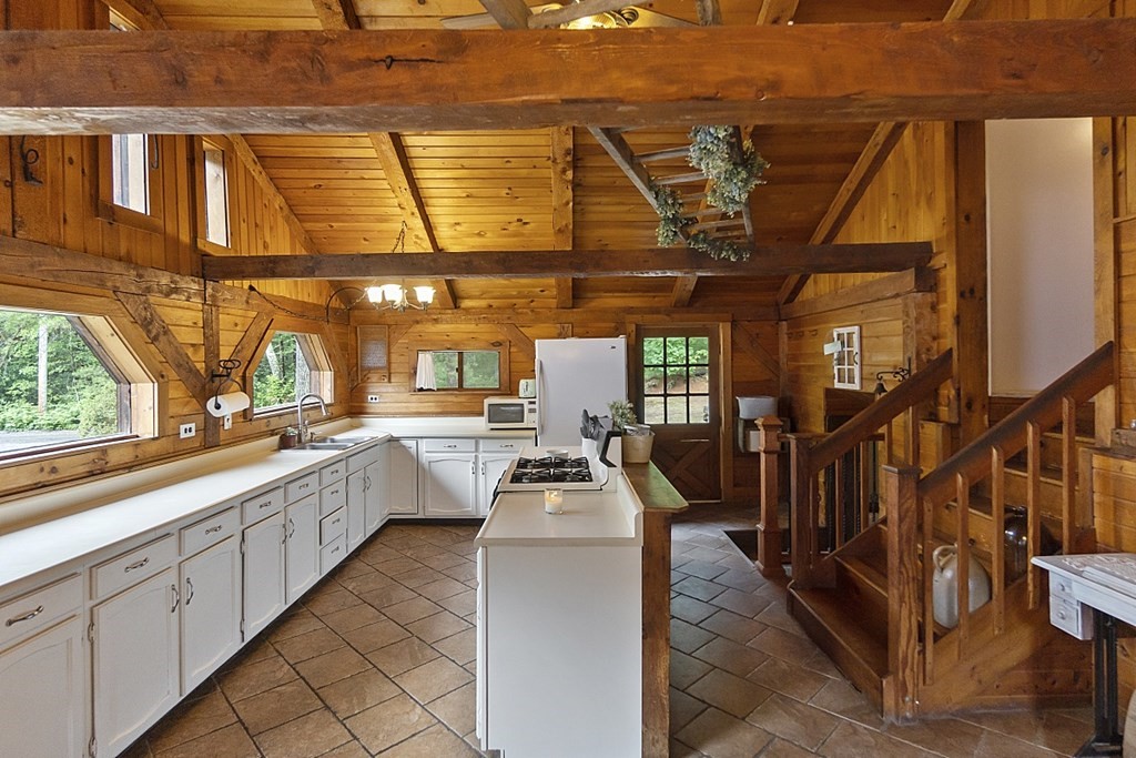 31 Churchill Road Templeton, MA 01468 - Photo 5 of 41 Gallery Image 5