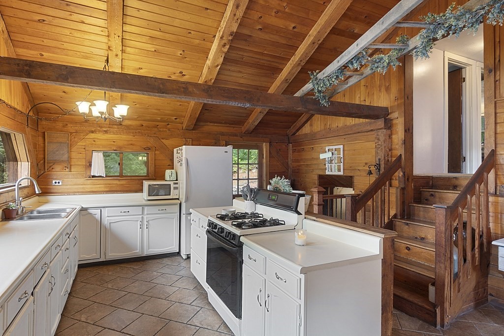 31 Churchill Road Templeton, MA 01468 - Photo 9 of 41 Gallery Image 9