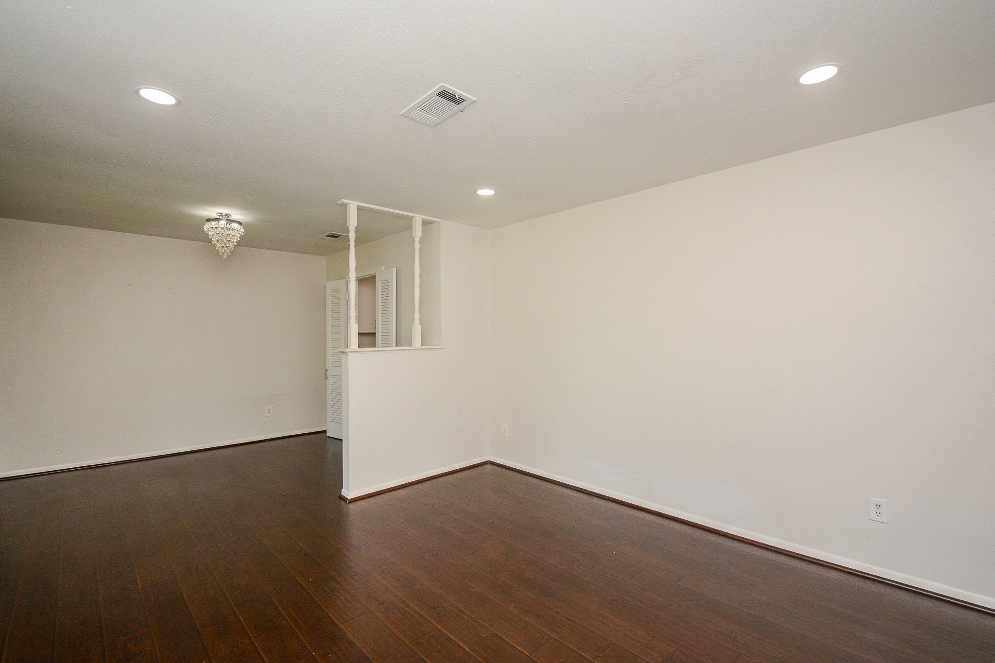 6002 Verdome Lane Houston, TX 77092 - Photo 5 of 49