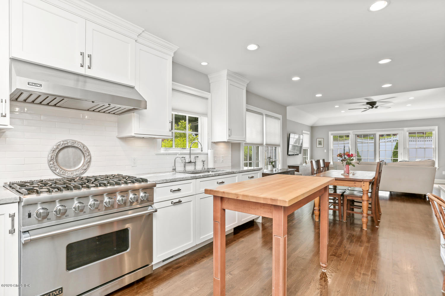 5 Old Greenwich Ln Riverside-large-017-0